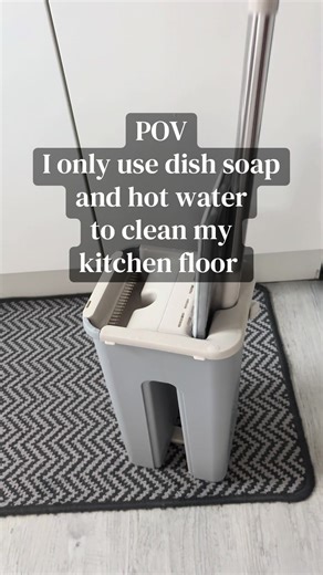 Come and clean my kitchen floor with me - using only dish soap and hot water 💦🫧🧼 #asmr #cleantok #fypシ゚ #cleaning #cleanwithme