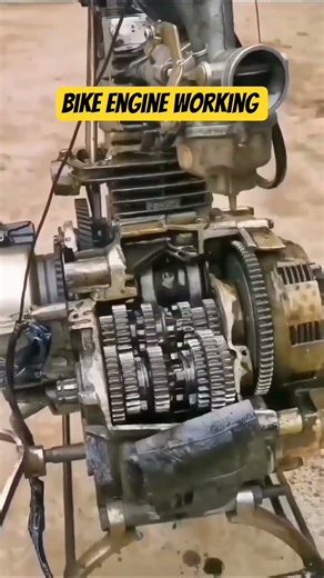 "Bike Engine Working Explained 🔥 | कैसे चलता है Bike Engine? | 2025 Viral Shorts"