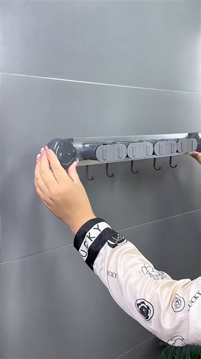 艾仕可（ASCOR）吸盘拖把壁挂夹卫生间置物架洗手间厕所浴室免打孔墙上收纳架神器 3夹4钩【枪灰色】