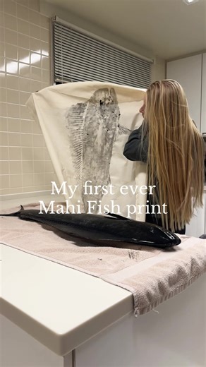 Mahi Mahi fish print! If anyone has any tip or tricks for me next time I would greatly appreciate it!! I love how it turned out but I do feel like it could have been better, I only had enough fabric for one shot at it #fishprint #fishart #art #paint #gyotaku