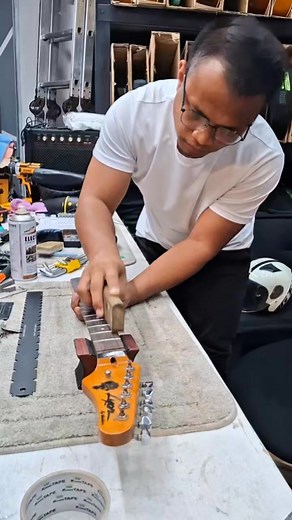 Refret Servicing (Part 4) * Fret Levelling * Fret Re-crowning * Fret Works #HarañaGuitarTech #HarañaGuitarSetUp #ReFret | Haraña Musical Instruments Trading - Talisay Branch