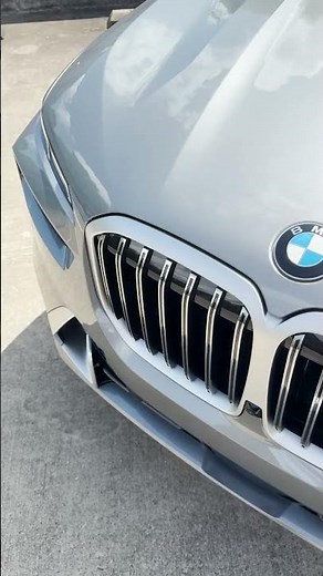 Luxury redefined. Power redefined. The BMW X7.