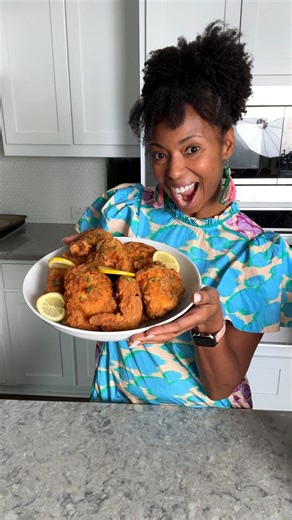 This Sweet Tea Fried Chicken is crispy, juicy, and full of classic Southern flavor. 🍗✨📌Recipe in the 👉🏾first comment⤵ | Grandbaby Cakes by Jocelyn Delk Adams