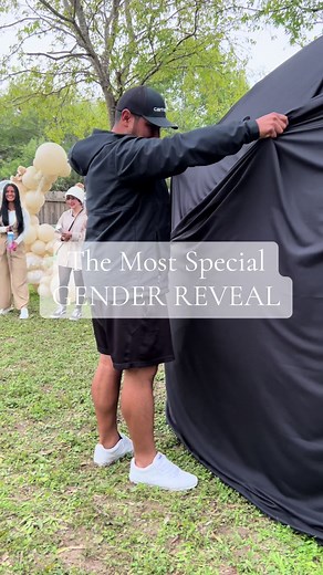 Make your gender reveal one nobody will forget! 😍🩵🩷 #genderreveal #parties #baby #genderrevealideas #itsagirl #itsaboy #balloonhouse #bubblehouse #bubbledome #balloondome #balloons #reveal #newbaby #newparents #firsttrimester #secondtrimester #pregnancy #sanantonio #sanantoniogenderreveal #sanantoniorentals #inflatablebusiness