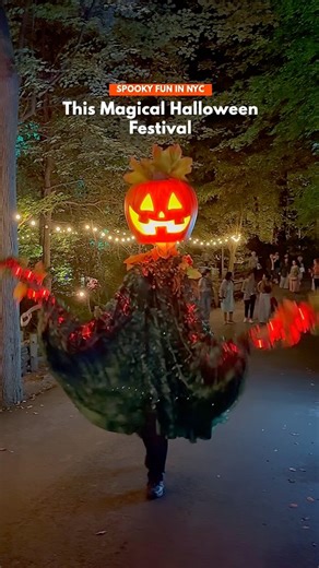 MUST VISIT: Bronx Zoo Harvest Glow 🎃 Harvest Glow, the family-friendly nighttime Halloween spectacular, is back and better than ever at the Bronx Zoo! Walk an incredible animal-themed jack o’lantern trail with more than 5,000 illuminated jack o’lanterns, see Dinosaur Safari at night, with more than 60 life-sized, animatronic dinosaurs and pterosaurs, and so much more! Halloween themed activities include: 🎃Animal-themed illuminated jack o’ lantern trail 🎃 Dinosaur Safari after dark 🎃 Live pum