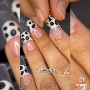 1.5M views · 23K reactions | ✨Dual System  Diseño vaquita hoja de Oro✨ Flamas 掠 •Código descuento en Medusa Nails ✨Karla10✨ ✨Mis redes sociales : YouTube ⤵️⤵️ https://youtube.com/channel/UCT0HmUqnxZMnOh3L7dm3aQw Tiktok ⤵️⤵️ https://vm.tiktok.com/ZMeSNp4pF/ Instagram ⤵️⤵️ https://www.instagram.com/p/CLSED4OpcpH/?igshid=who548xvdixb | By Karla Carlos Nails | Facebook