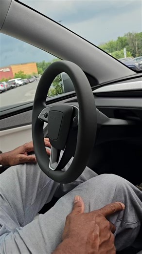 Explorando el Tesla Model Y con FSDS