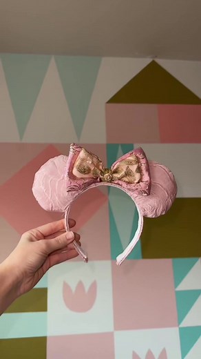 DIY Minnie Mouse Ears for Disney Parks