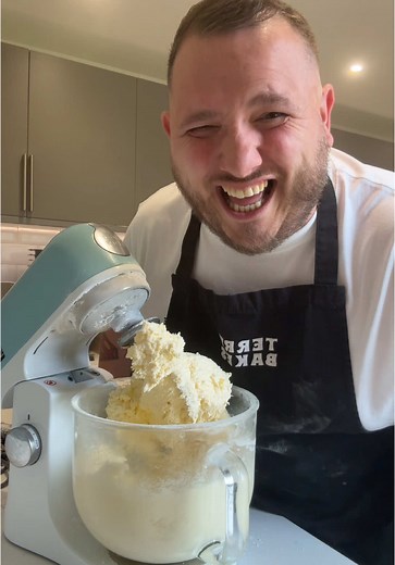 TUTORIAL DE BUTTERCREAM AL ESTILO TERRY