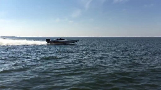 Talon 25 vs Skater 28 Boat Racing Comparison