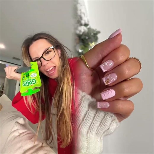 WHEN YOU GET YOUR BELLY BUTTON STUCK IN YOUR CHOCOLATE CHIP