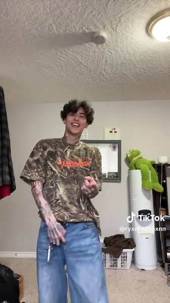 How to Sing 'All I Wanted' by Paramore Effectively