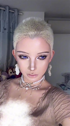 Bold Creative Makeup Tutorial for Unique Looks