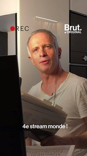 Avant, il était surtout l’idole des plus de 65 ans. Aujourd’hui, il cartonne sur Twitch. Samuel Etienne raconte comment il est passé de présentateur de Questions pour un Champion à streamer. | Brut