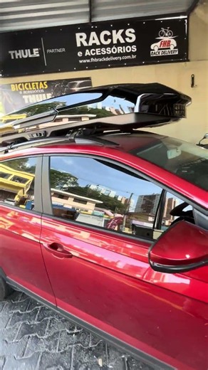 Thule roof rack and Motion 3 Low 400-liter cargo box