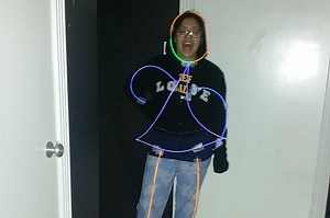 People Are Both Laughing And Inspired By This Teen's Ingenious Glow Stick Hack