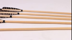 31Inch Wooden Arrows Traditional Hunting Arrows, 12 Pcs Archery Target Arrows with 5" Natural Feather Fletching for Longbow Recurve Bow and Compound Bow Targeting Practice