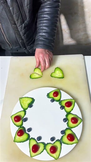 Easy-to-learn garnish tutorial #Vegetable shaping #Plating skills