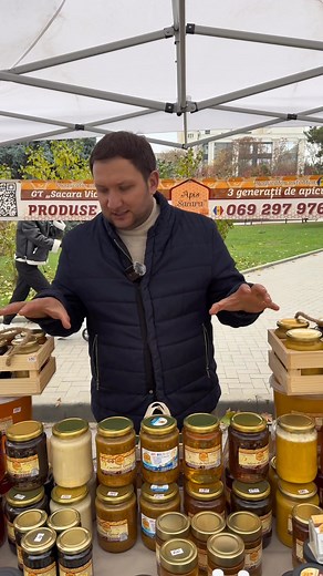 📍22-23 noiembrie va așteptăm ❗️în parcul ALUNEL cu cele mai sănătoase cadouri !🛍️ 🎁 Cadourile cu produse apicole – darurile care aduc sănătate și bucurie celor dragi 🐝✨ În acest sezon al recunoștinței, oferă-le celor apropiați ceva cu adevărat valoros: produse apicole naturale, pline de gust, energie și bine. Fiecare borcănel de miere, fiecare mix apicol sau set cadou este creat cu grijă și pasiune, direct din stupina noastră, pentru a aduce în casele voastre un strop de sănătate și căldură.