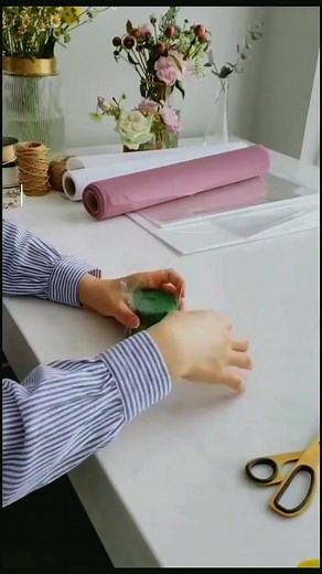 282K views · 7.2K reactions | “Arreglos florales para centro de mesa” #chocolates #flowerslovers #flores #floreria #amor #girasoles #mami #amorpropio #cursodeflores #floresnaturales #flower | Flores para Siempre | Facebook