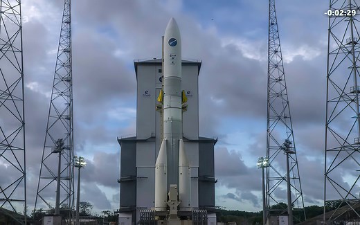 阿丽亚娜6火箭进行首次全长静态点火测试，火神引擎疑似提前一分钟关机