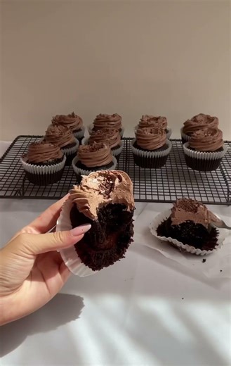 brown butter chocolate cupcakes with chocolate buttercream