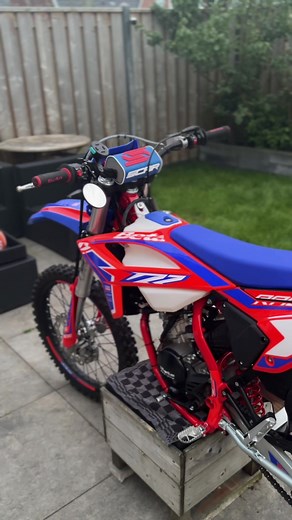 Beta RR 50 Enduro Racing: A 2-Stroke Adventure