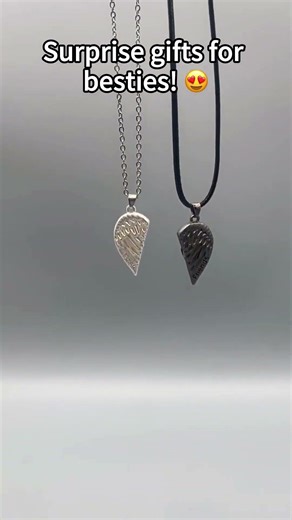 Comment your fav! 🥰 BFF Necklace, Friendship Necklaces, Best Friend Necklaces, Gift for Best Friend