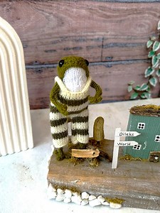 Crochet Frog in Striped Overalls: Handmade Organic Cotton Amigurumi - Etsy