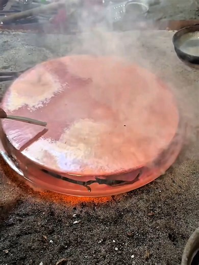Ever wondered why pouring molten metal onto copper can turn it silver-like in seconds? This long-used process creates a protective layer that makes copper safer, preventing corrosion and harmful reactions with food over time. #DidYouKnow #MetalScience #Copper #MaterialsEngineering #FoodSafety #CorrosionPrevention #ScienceExplained