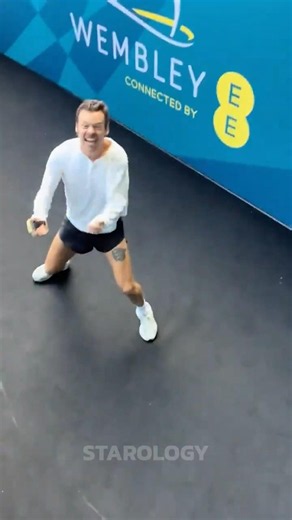 Harry Styles Joins Crowd For England World Cup Goal!