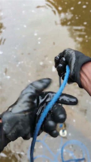 Magnet Fishing Gone Wrong in a Dangerous Canal!#magnetfishing#emagnetism #magnet #viralvid