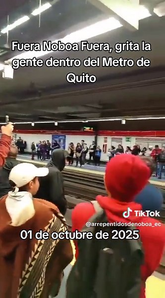 Protestas en el Metro de Quito contra Daniel Noboa