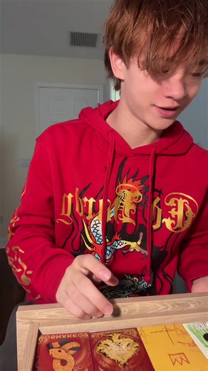 thank you everyone! don’t worry, i’m gonna post cardistry centered stuff more, im just so blown away by all of the support you guys have given me. thank you all so much.#magic #cardistry #bicycle @Bicycle Cards