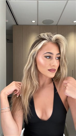 Stevie Doré on Instagram: "stage essentials 💄 @smashboxcosmetics #smashboxambassador #smashbox #smashboxprimer"