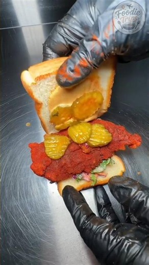 Spicy Chicken Toast #streetfood #toast #spicyfood #friedchicken