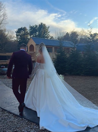 the stress of perfecting the dip kiss is worth it!! | Dip