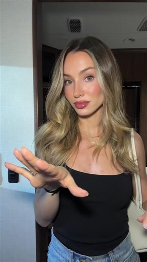 Glossy Morning Hair Reveal: My Shine Routine in Seconds