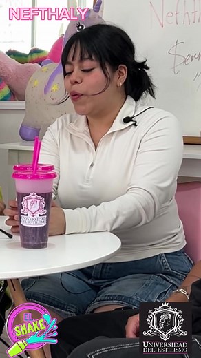 💚🧢JUAN CARLOS NACE DE UN NOVIO QUE TENIA NEFTHALY 😂 si quieres ver. Su entrevista completa suscribete por que esta semana se sube el video completo estara genial 🥰 gracias @Dimemamiporfavor por hacernos reir tanto @JuegaElPollo @Ulises Hardy @Laura_Rey_Oficial #nefthaly #niñoverde #lacarlangas #eljuancarlos #elpekas #elniñoverde #chicaclaselibre #claselibre #universidaddelestilismo @Universidad del estilismo