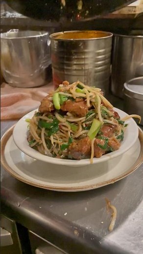 極上ニラレバ炒め飯・並の中 #俵飯 #ニラレバ #レバニラ #tawarameshi #デカ盛り #大食い