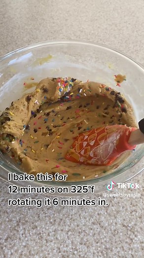 Delicious Easy Cookie Cake Recipe