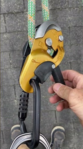 Steep Roof: Rope Technique to Easily Climb or Descend Any Roof Pitch.