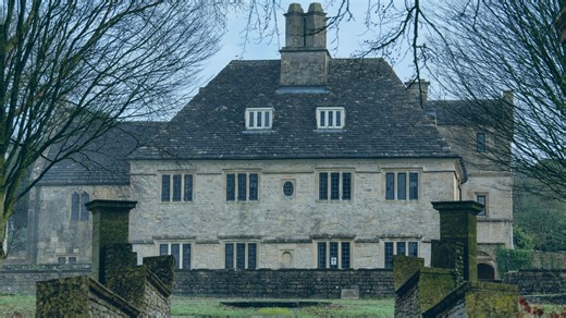 Alien ‘corpses’, cover-ups & royal bunkers… Inside top-secret UFO research base