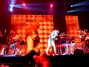 Beyonce Hello live in Zurich 16th May 2009 I AM ... TOUR Hallenstadion 16 . 05 beyoncé