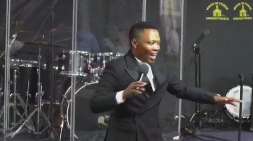 Apostle Gavin Machogo Preaching at Bishop Sekete House of Praise in Sasolburg