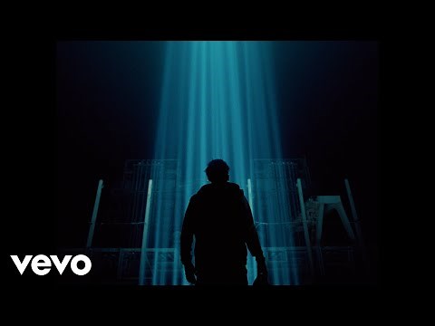 Rauw Alejandro - LEJOS DEL CIELO (Official Video)