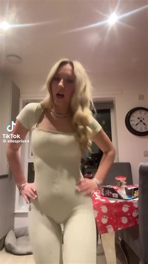 Celebrate a Joyful Christmas with Stylish Leggings