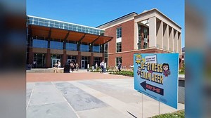 Jerry Falwell Library helps  LU students de-stress during exam week