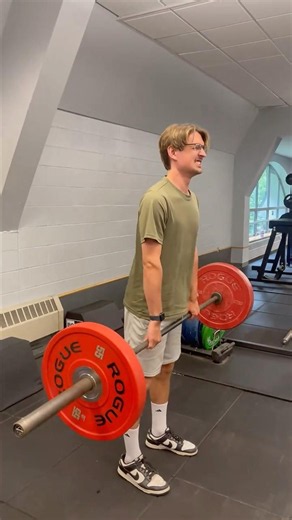 How I’m hitting back and bis #gym #lifting #backandbiceps #weightlifting #bodybuilding