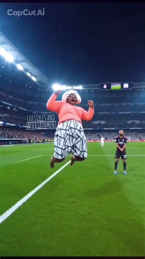 Like play like play i don turn to footballer 😂